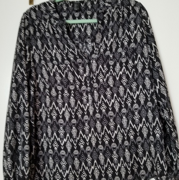 Zigzag print top - Picture 2 of 2